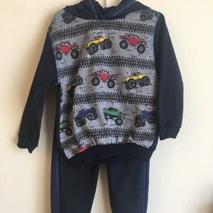 Boys 2 pc sweatsuit (New)